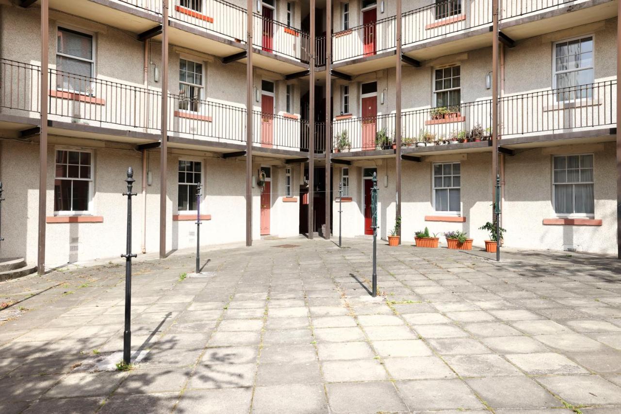 Stunning 2 Bed Apt Nr The Royal Mile & The Castle Edinburgh Dış mekan fotoğraf